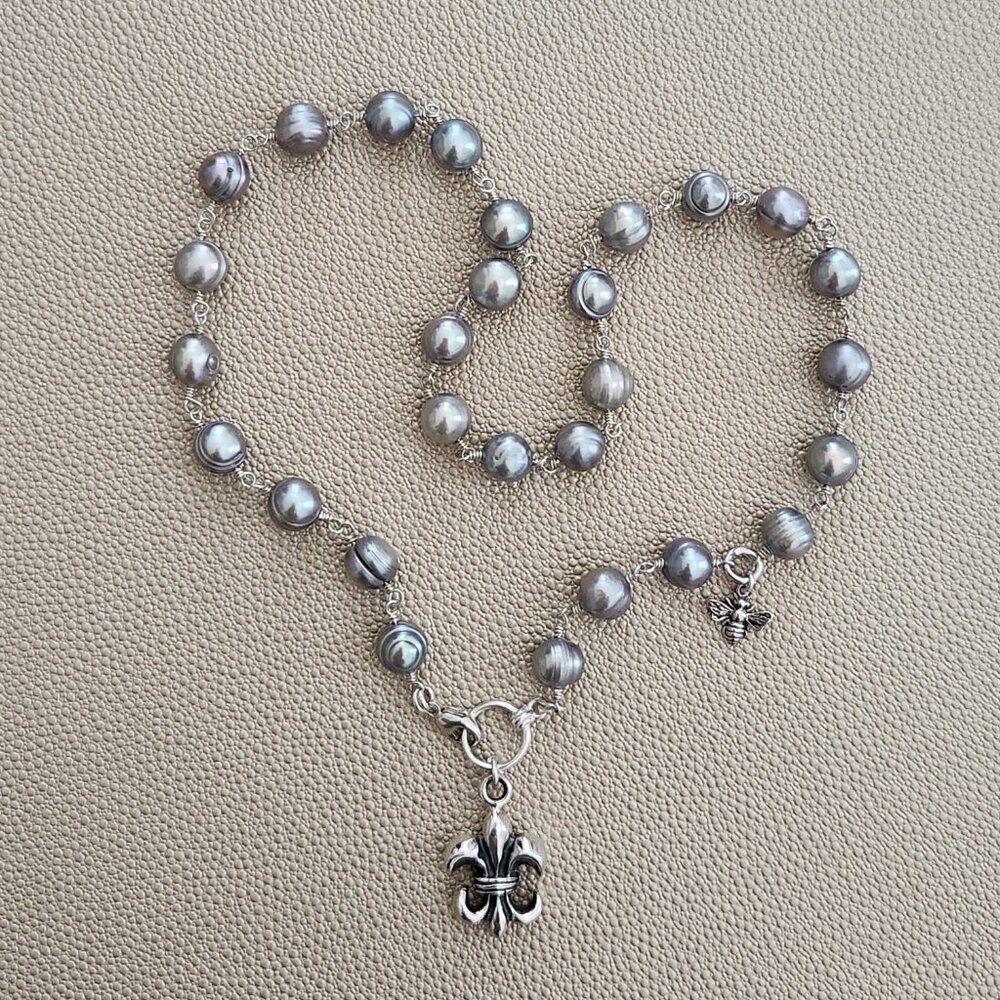 SILVER PEARL NECKLACE W/ 925 SILVER FLEUR DE LIS PENDANT--16"-18"